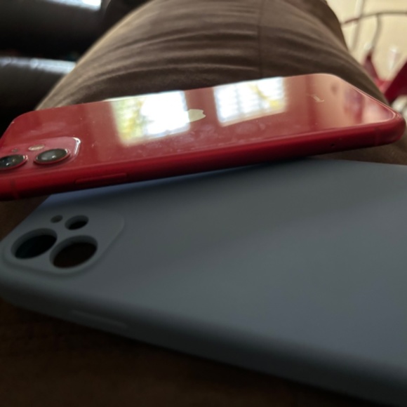 Apple iPhone 11 in perfect condition - Picture 8 of 9